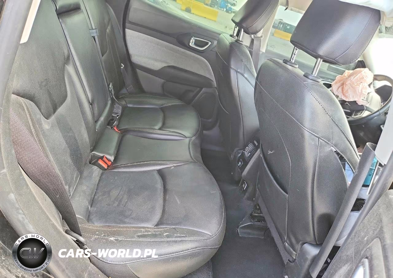 2022 Jeep Compass Latitude Lux VIN:3C4NJDFB0NT130258 - 11