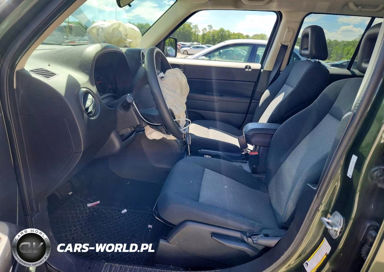 2009 Jeep Patriot Sport VIN:1J4FT28B49D194826 - 7