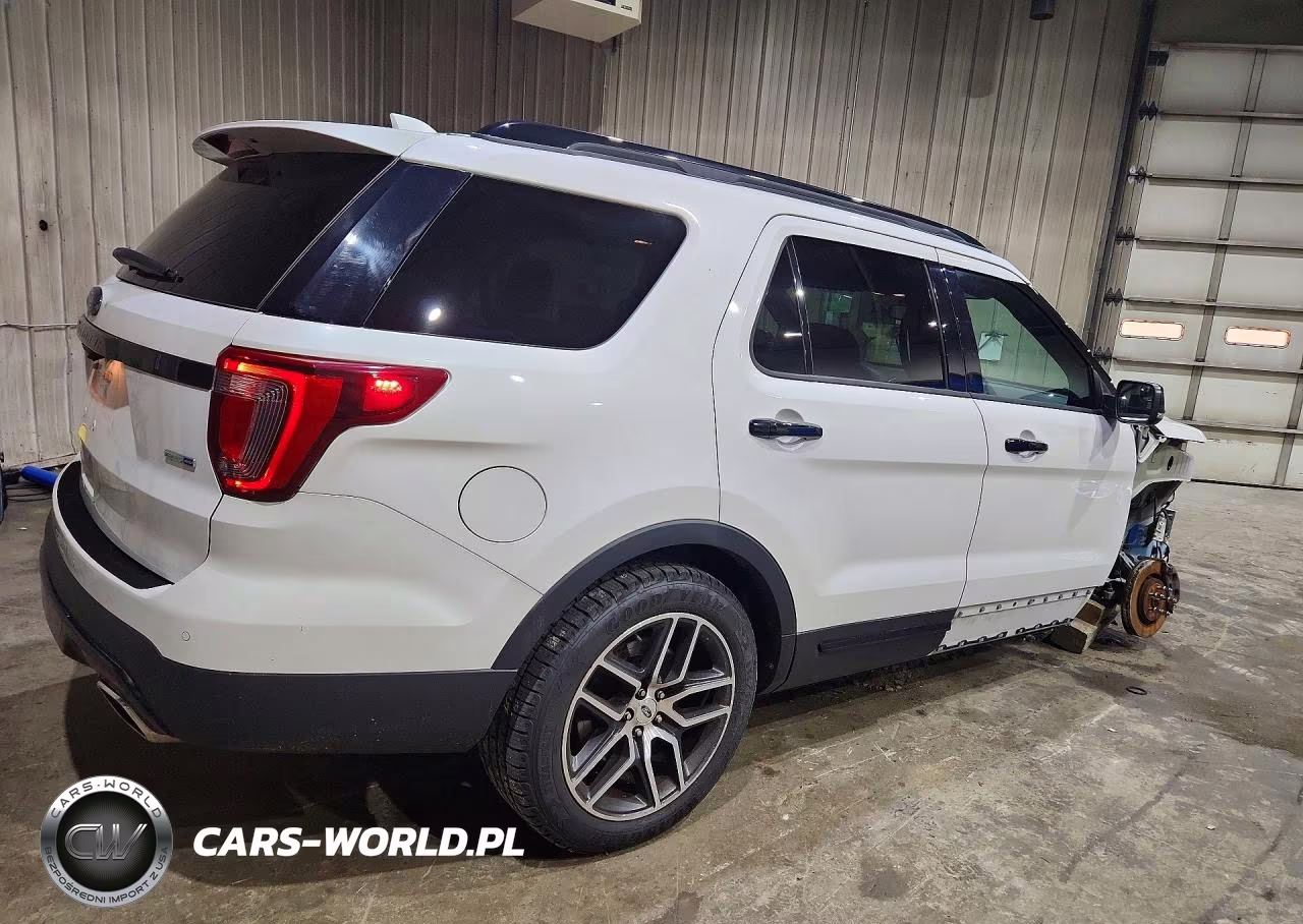 2016 Ford Explorer Sport VIN:1FM5K8GT2GGB00192 - 3