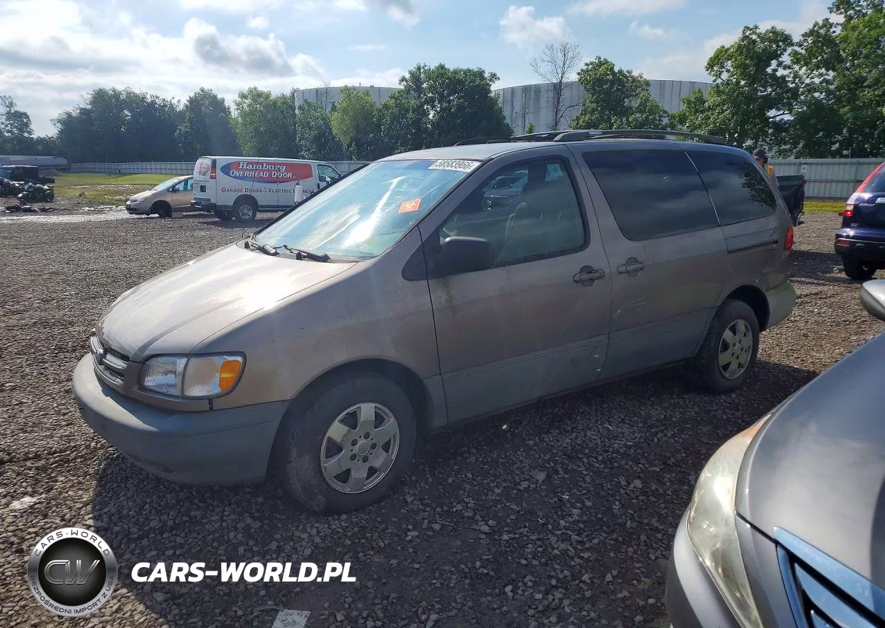 1999 Toyota Sienna Le