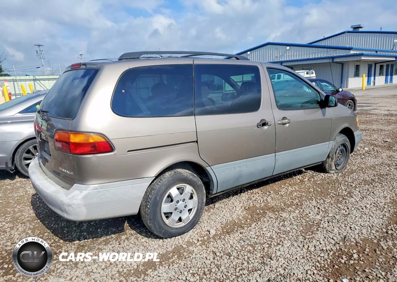 1999 Toyota Sienna Le VIN:4T3ZF13CXXU166498 - 3