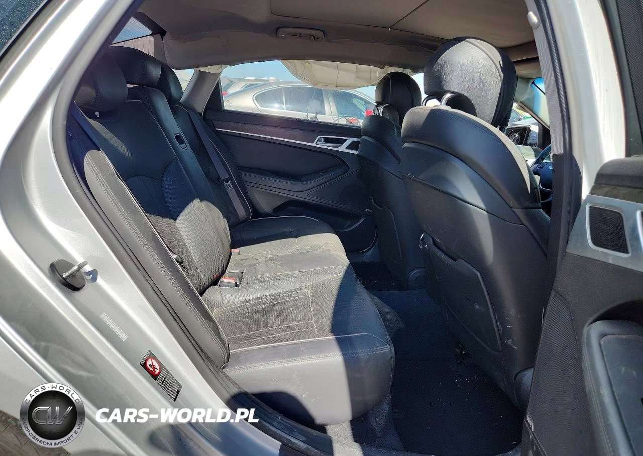 2016 Hyundai Genesis 3.8L VIN:KMHGN4JE4GU134655 - 10