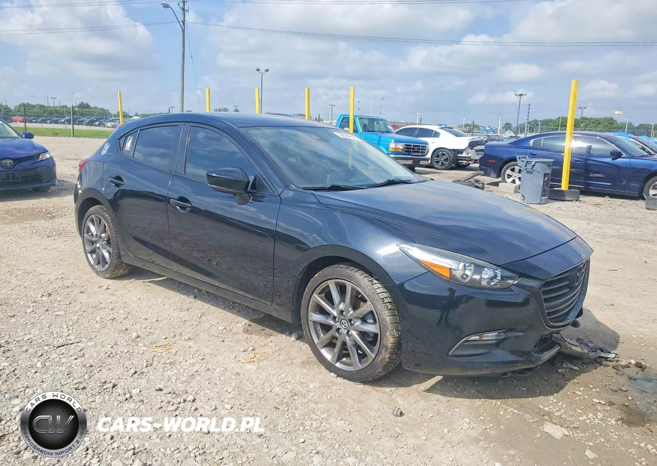 2018 Mazda 3 Touring VIN:3MZBN1L37JM164315 - 4