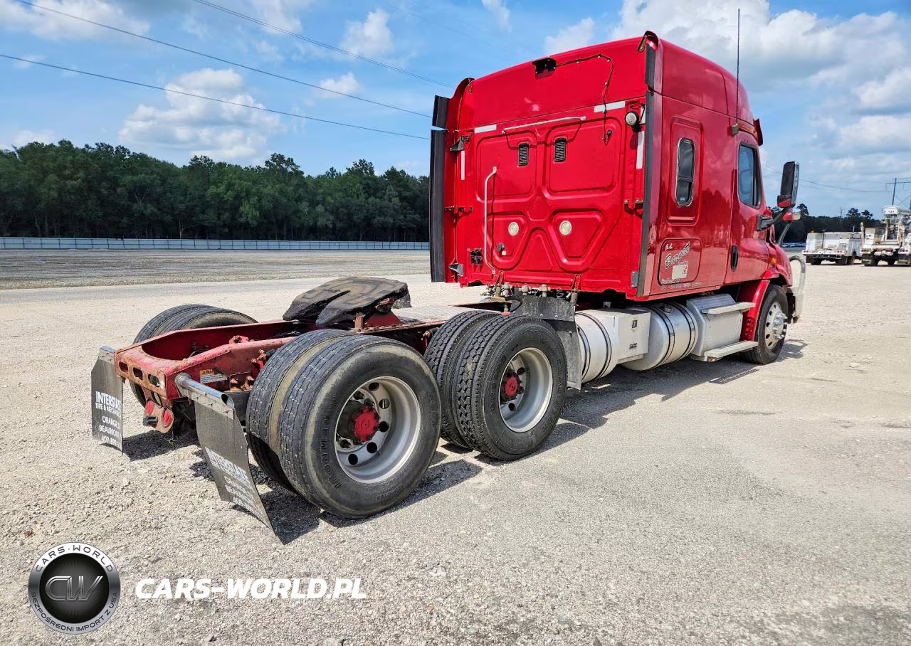 2015 Freightliner Cascadia 113 VIN:3AKJGHDV2FSGA4432 - 3