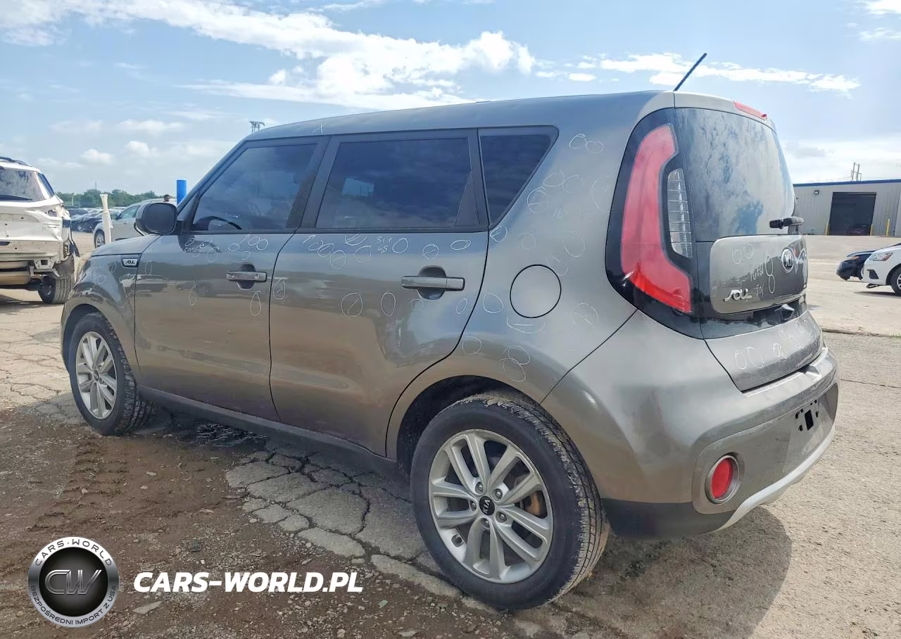 2018 Kia Soul + VIN:KNDJP3A53J7585600 - 2