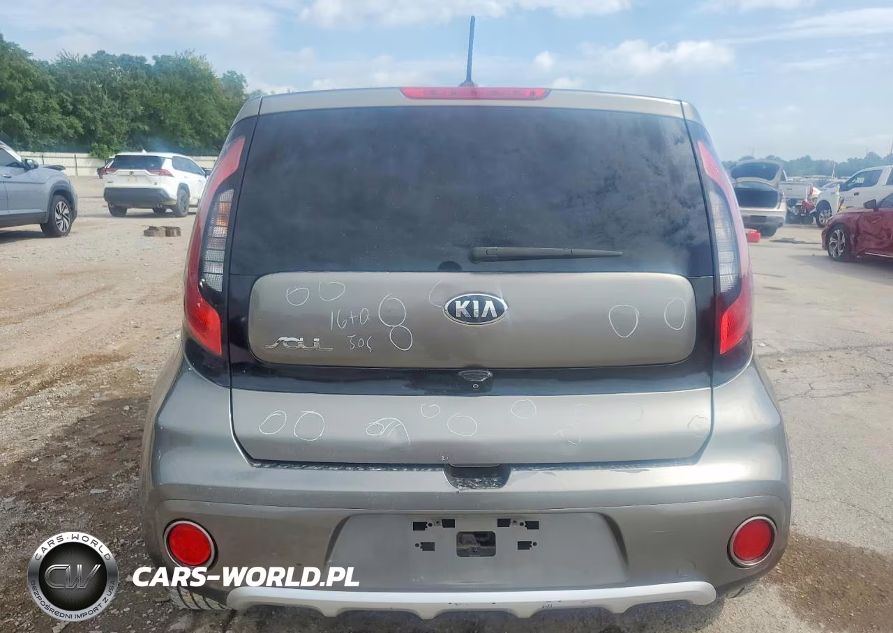 2018 Kia Soul + VIN:KNDJP3A53J7585600 - 6