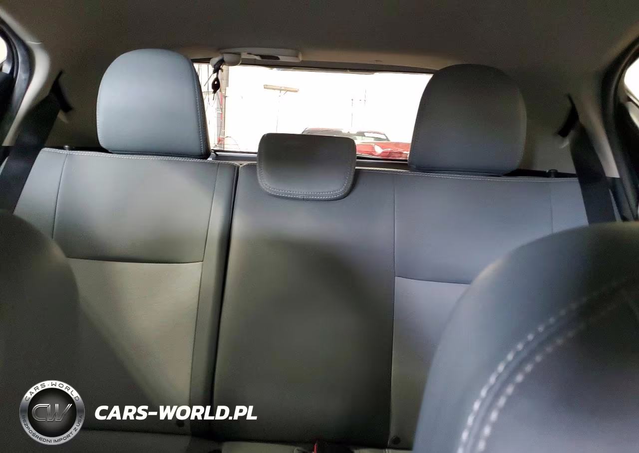 2013 Toyota Prius C Four VIN:JTDKDTB31D1039024 - 10