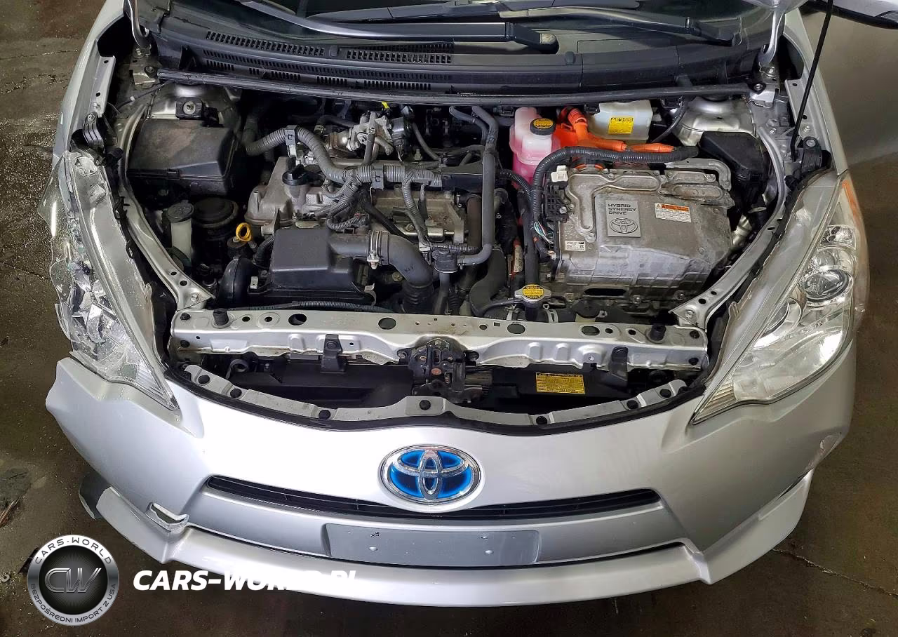 2013 Toyota Prius C Four VIN:JTDKDTB31D1039024 - 12