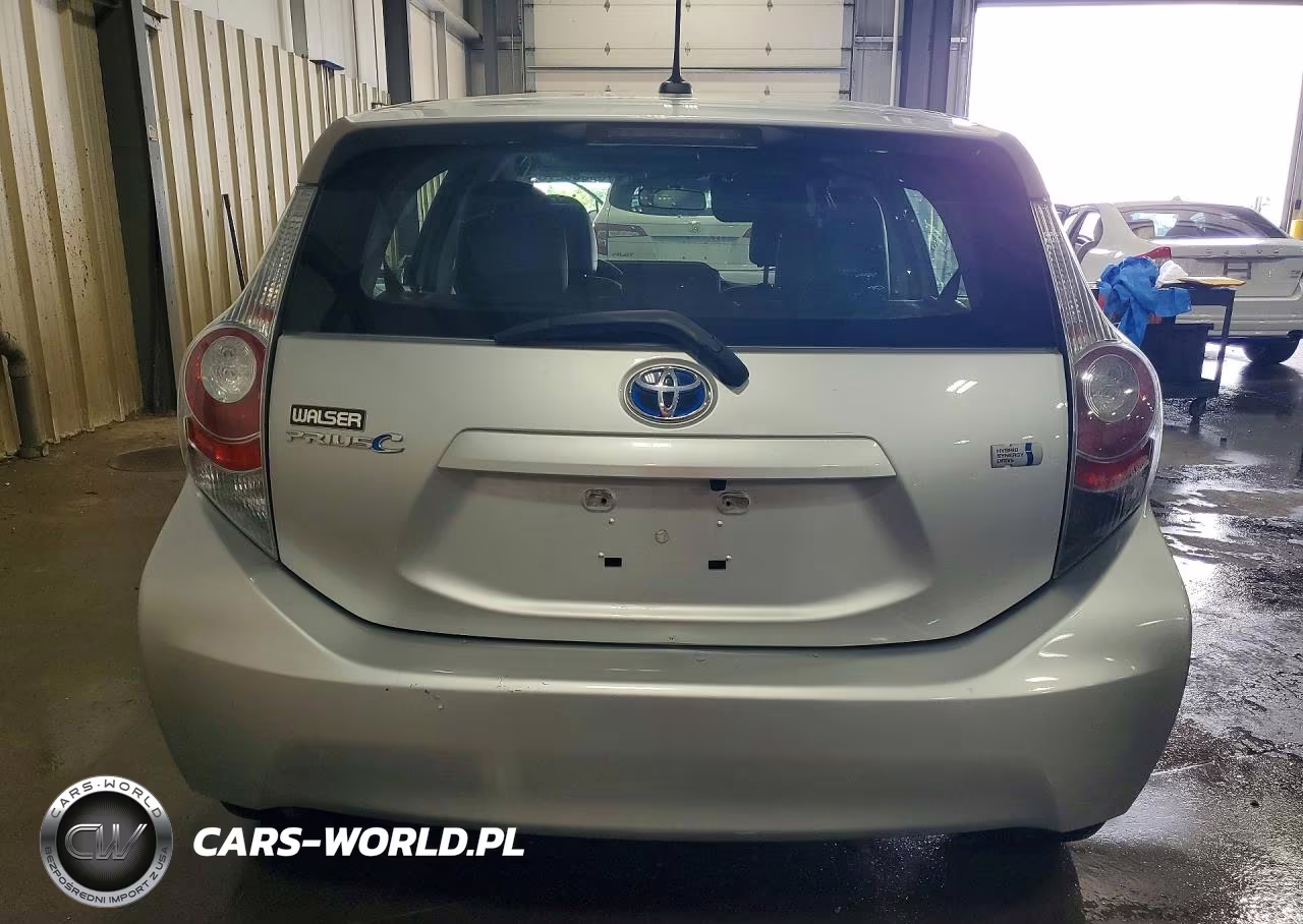 2013 Toyota Prius C Four VIN:JTDKDTB31D1039024 - 6
