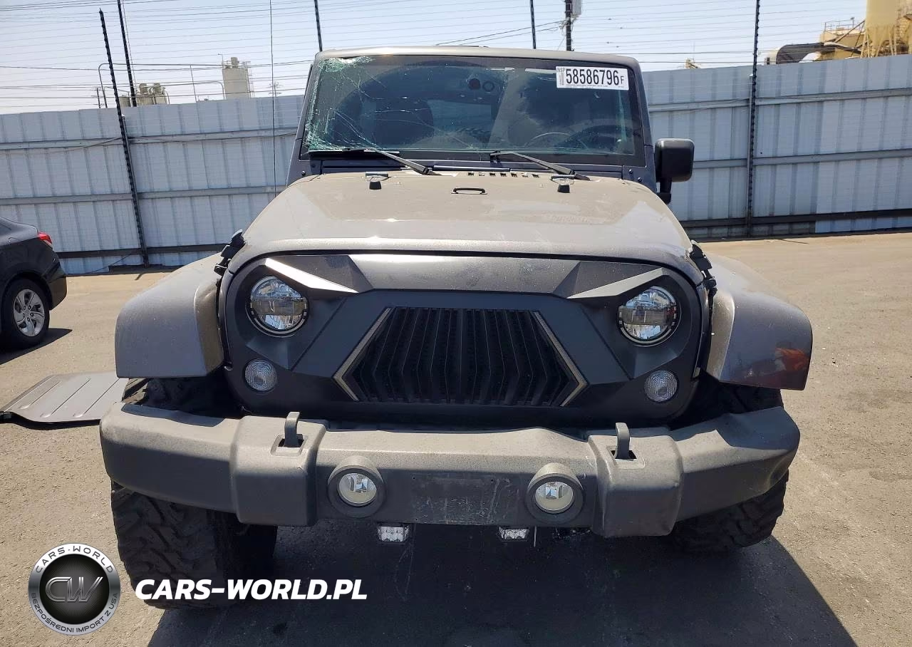 2014 Jeep Wrangler VIN:1C4BJWFG2EL256742 - 5
