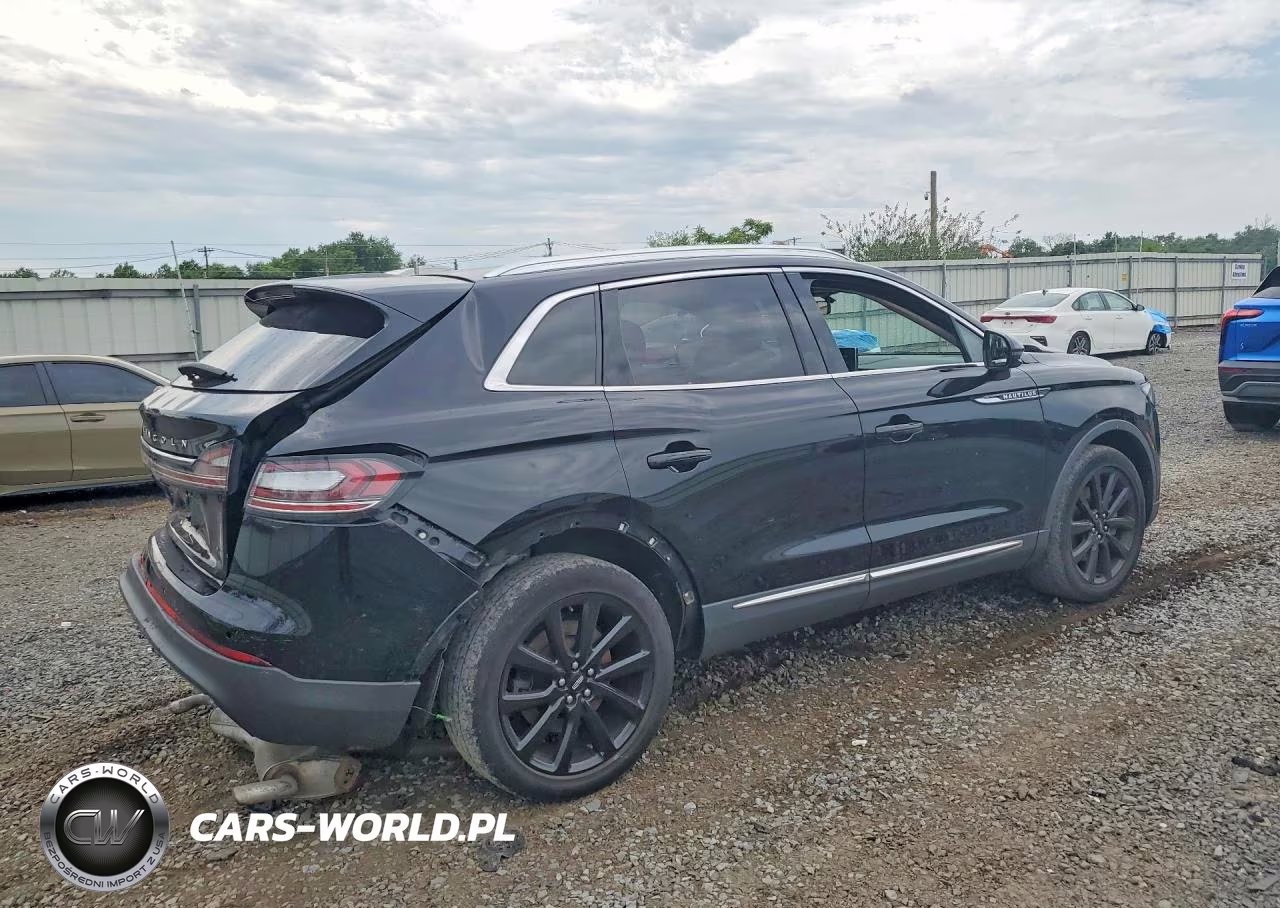 2023 Lincoln Nautilus Reserve VIN:2LMPJ8K95PBL01572 - 3