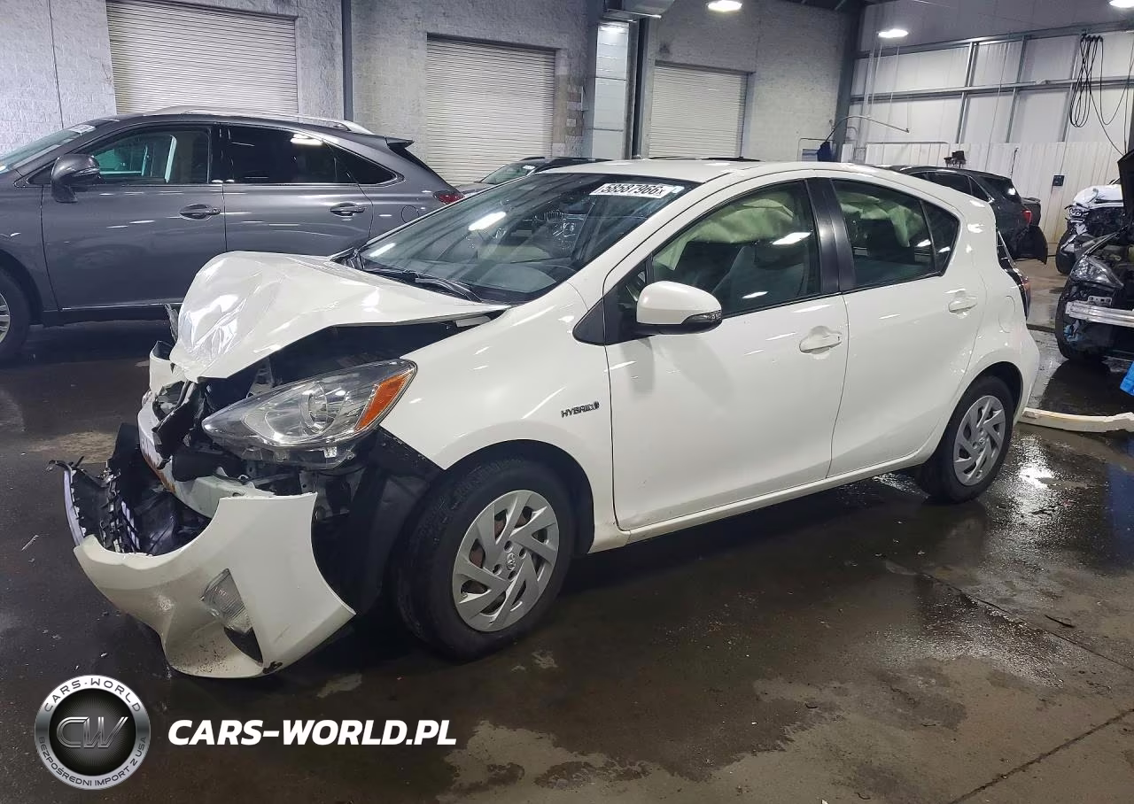 2016 Toyota Prius C One
