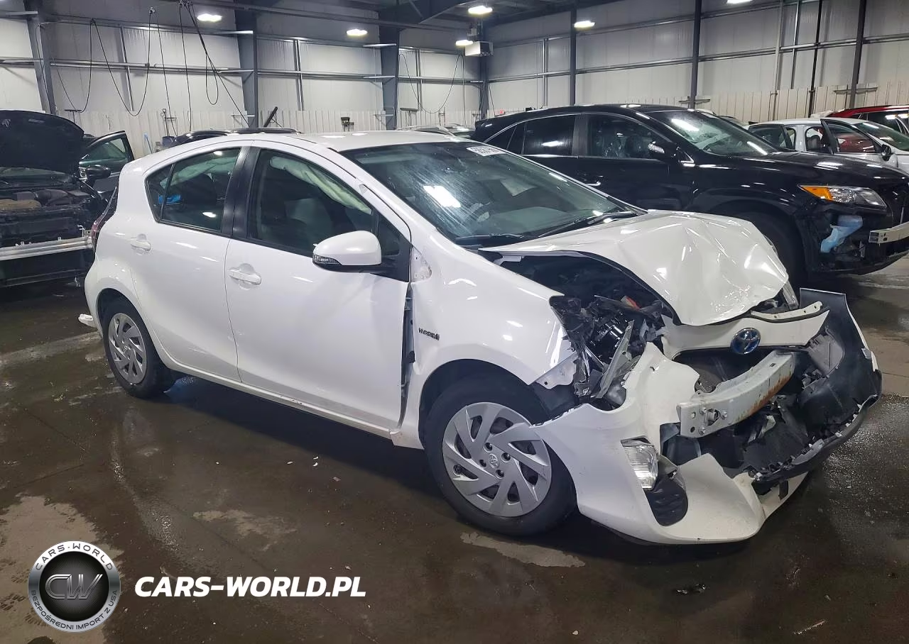 2016 Toyota Prius C One VIN:JTDKDTB35G1126557 - 4