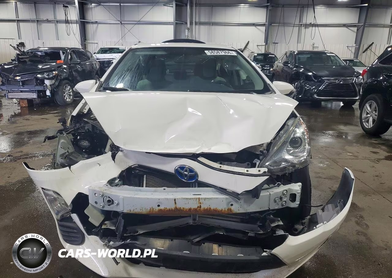 2016 Toyota Prius C One VIN:JTDKDTB35G1126557 - 5