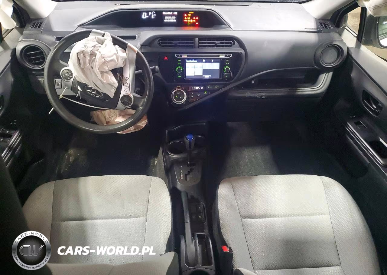 2016 Toyota Prius C One VIN:JTDKDTB35G1126557 - 8