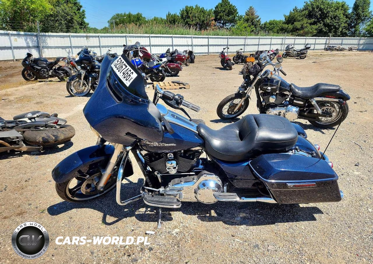 2014 Harley-Davidson Flhx Street Glide VIN:1HD1KBM11EB604843 - 3