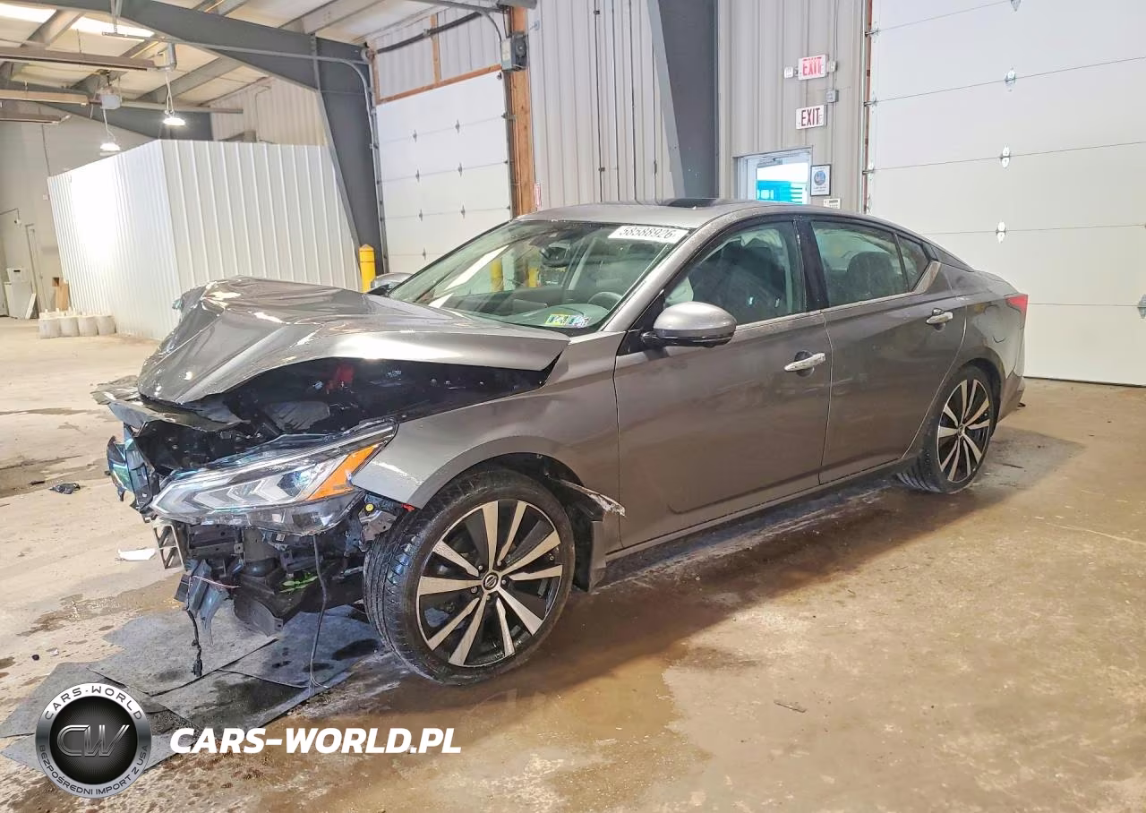2021 Nissan Altima Platinum – zdjęcie 1 z 12