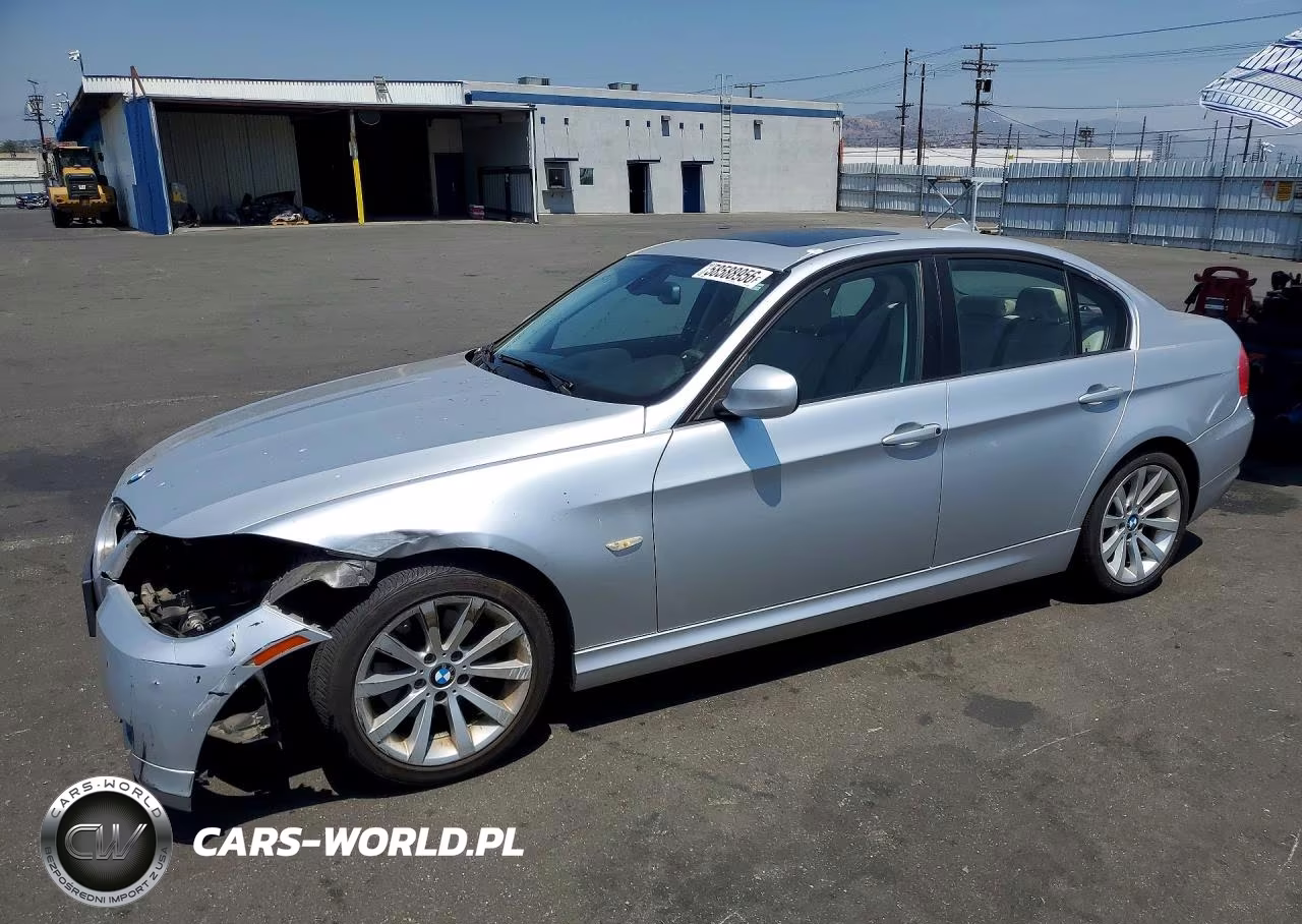 2011 BMW 328 I – zdjęcie 1 z 13
