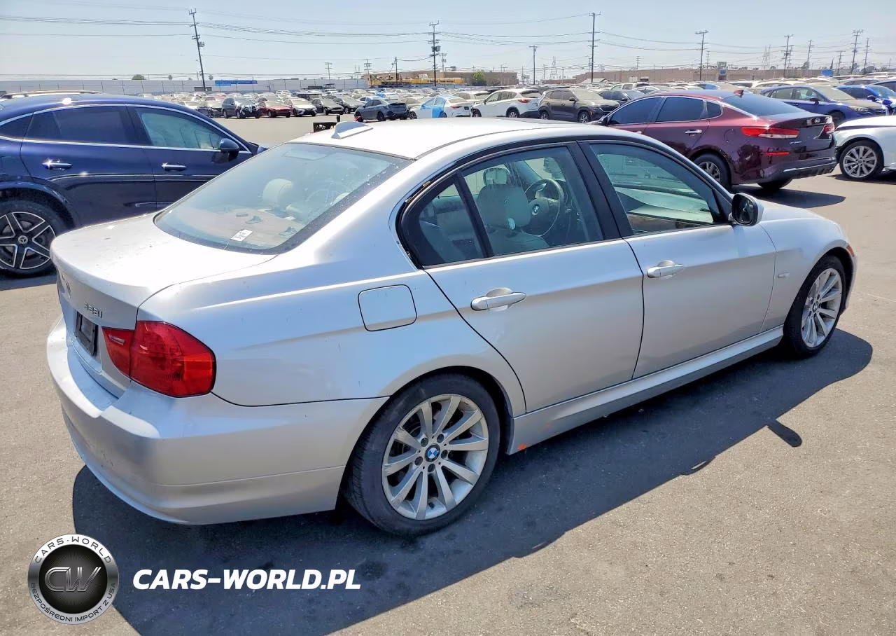 2011 BMW 328 I VIN:WBAPH7G57BNN07868 - 3