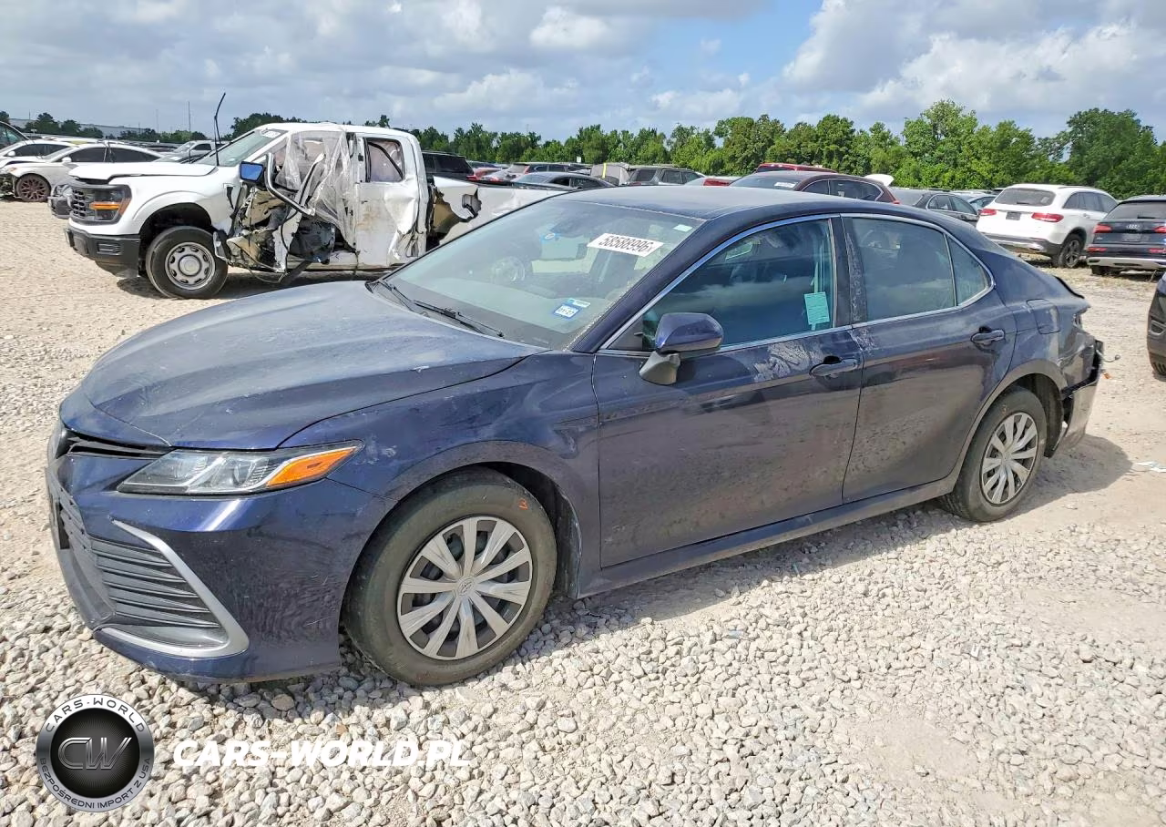 2022 Toyota Camry Le – zdjęcie 1 z 12