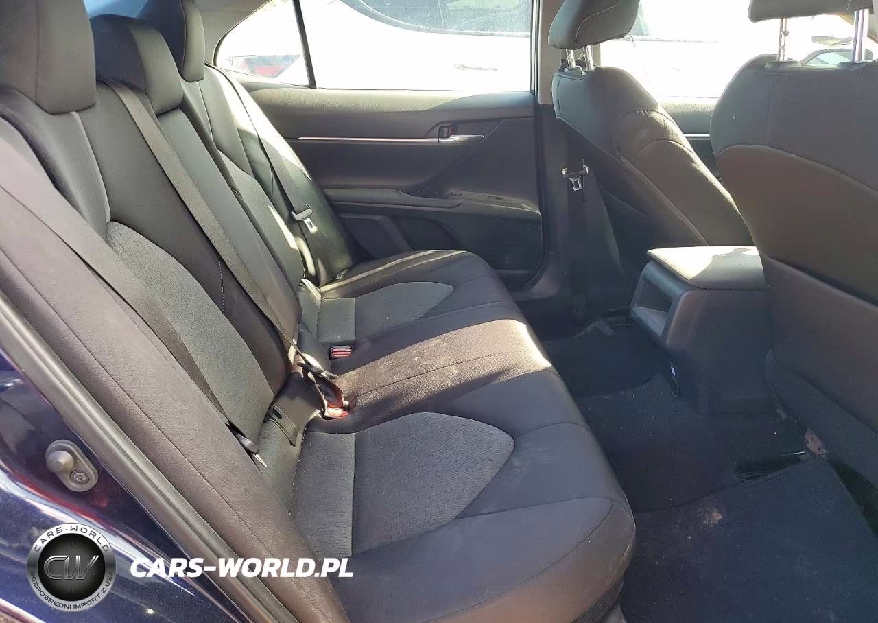 2022 Toyota Camry Le VIN:4T1C31AK4NU581699 - 10