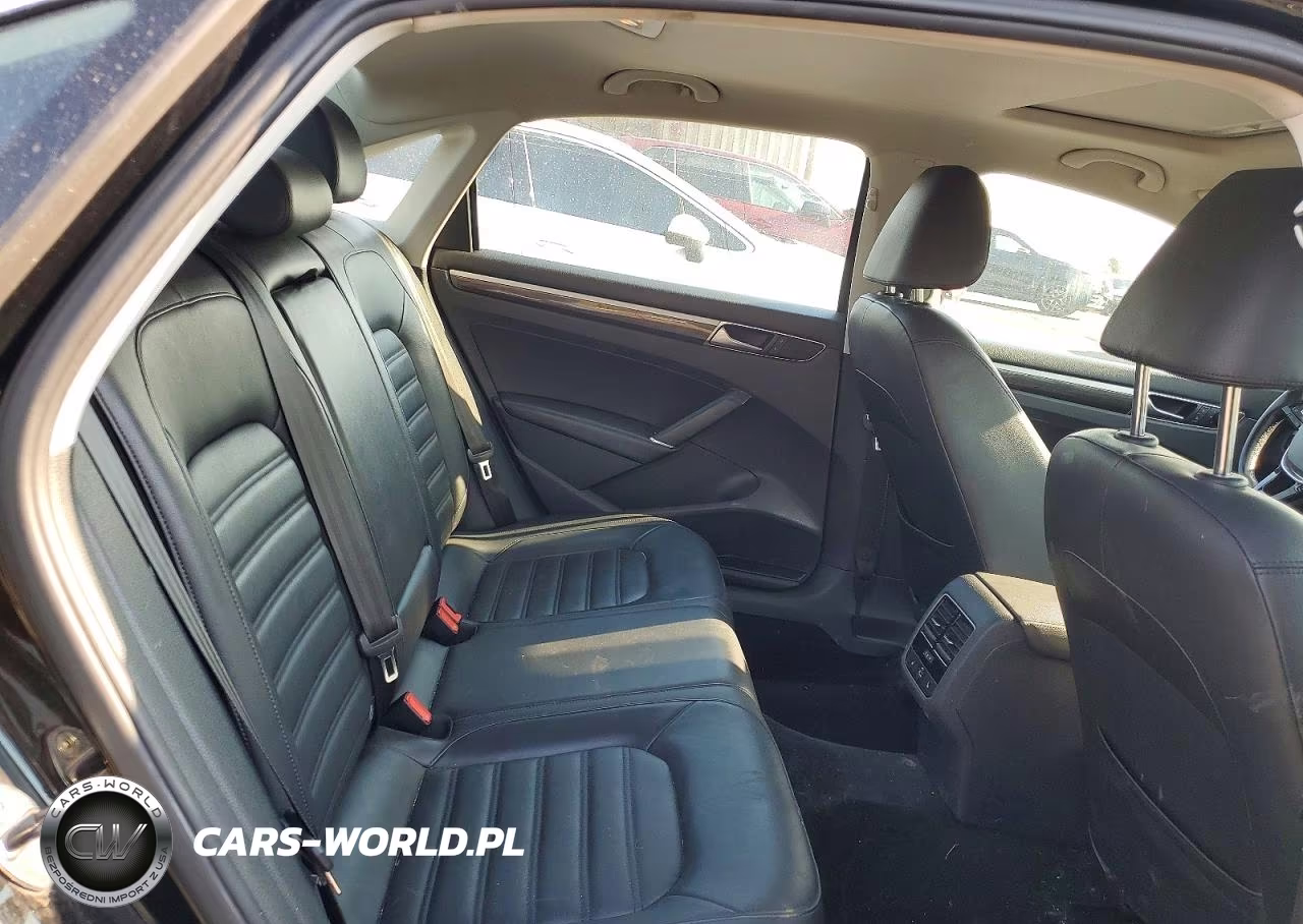 2016 Volkswagen Passat Sel VIN:1VWCT7A34GC036592 - 10