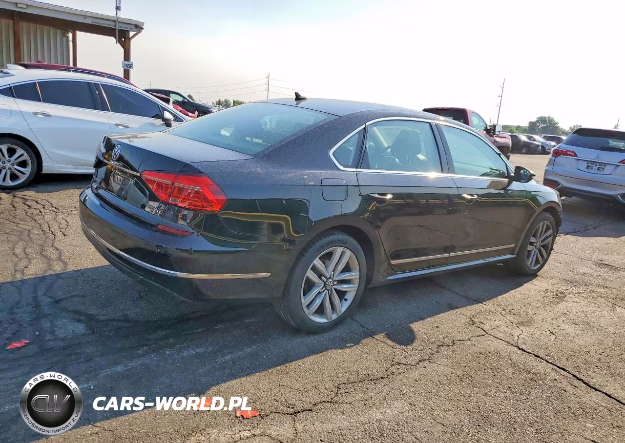 2016 Volkswagen Passat Sel VIN:1VWCT7A34GC036592 - 3