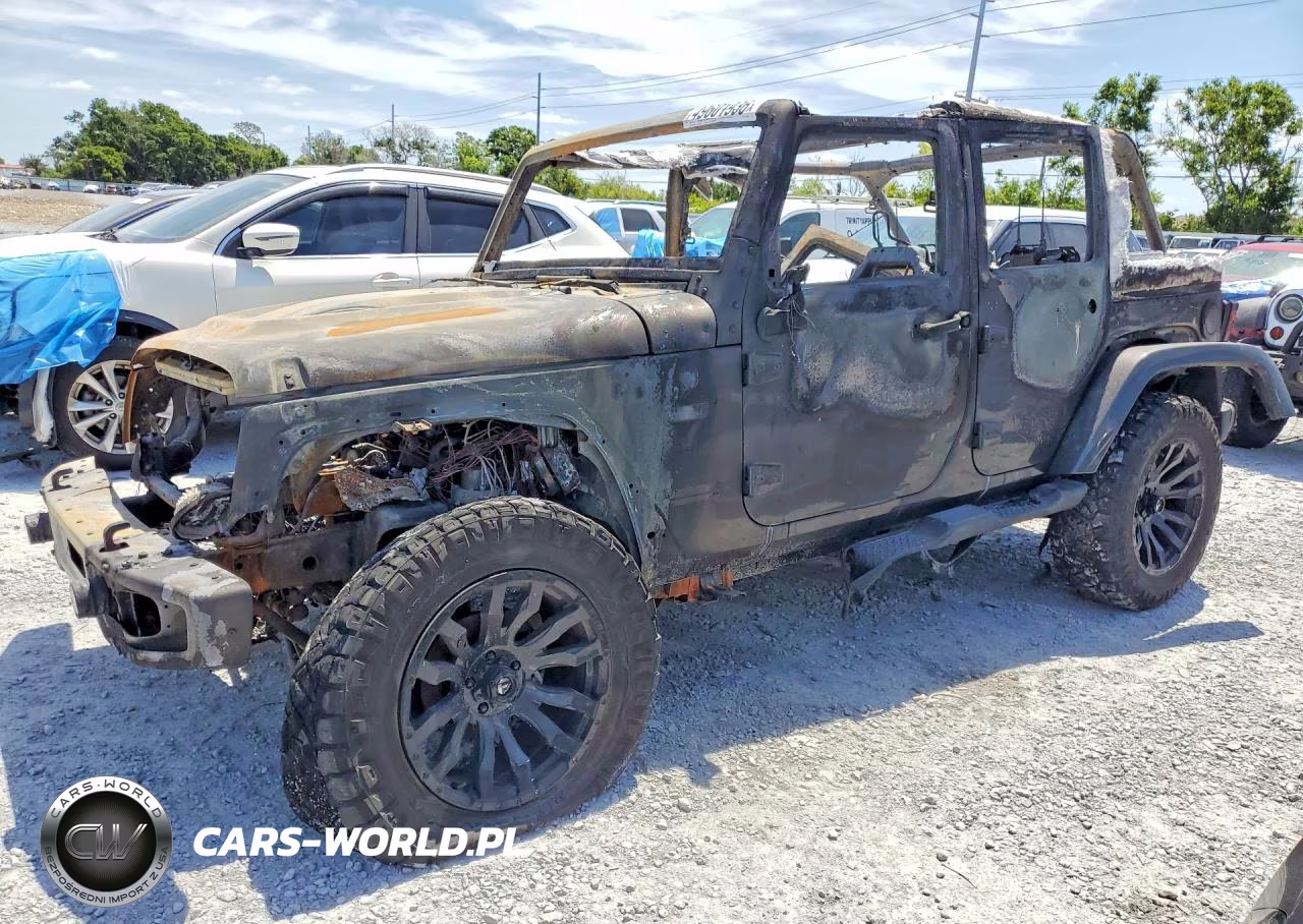 2017 Jeep Wrangler Unlimited Sahara – zdjęcie 1 z 12