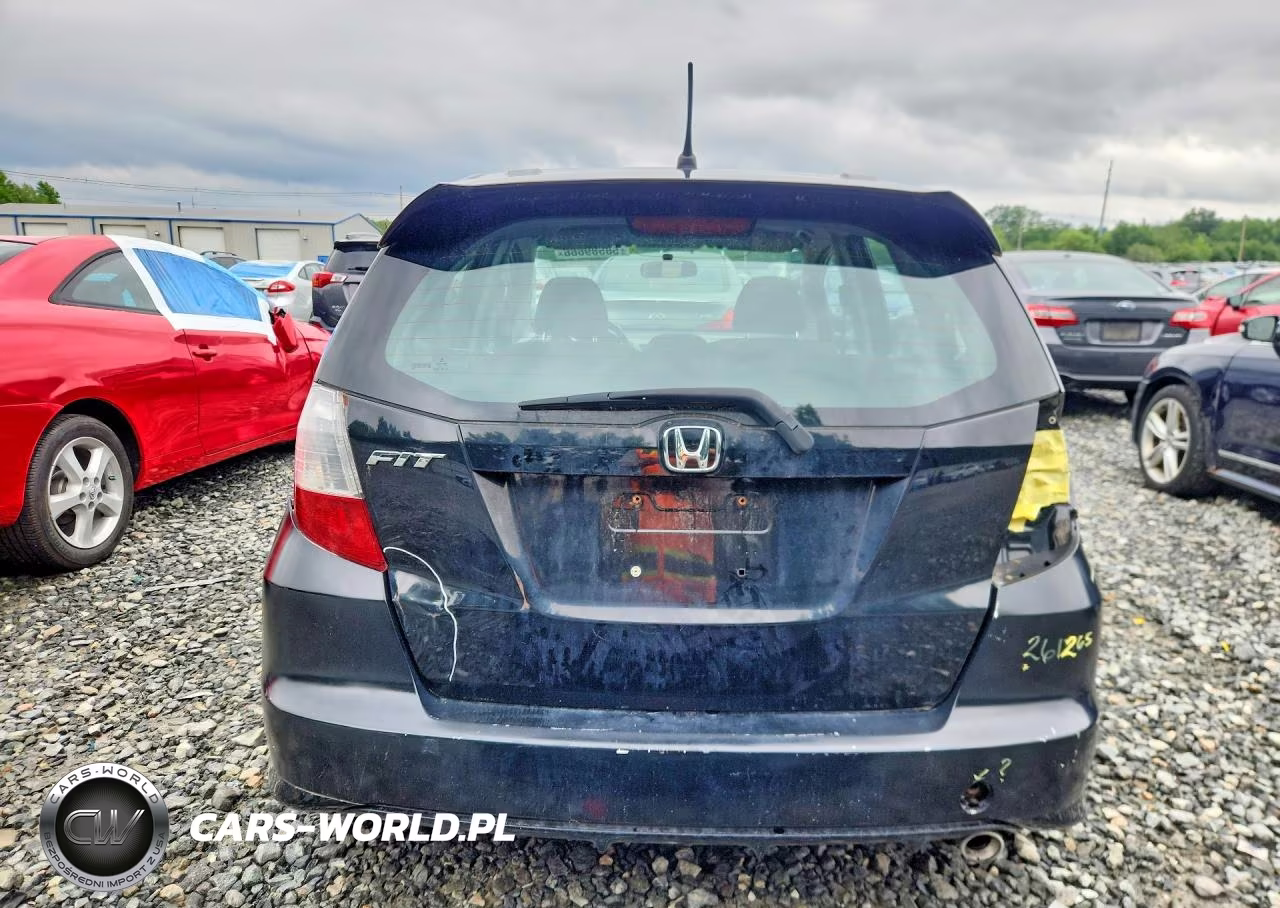 2011 Honda Fit Sport VIN:JHMGE8H57BC026528 - 6