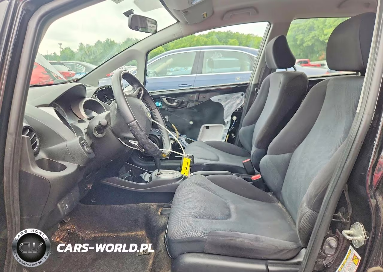 2011 Honda Fit Sport VIN:JHMGE8H57BC026528 - 7