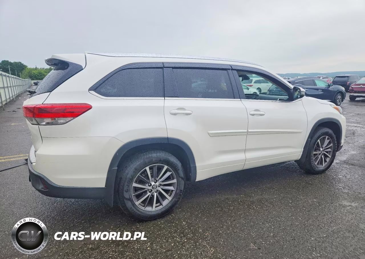 2017 Toyota Highlander Xle VIN:5TDJZRFH8HS443730 - 3