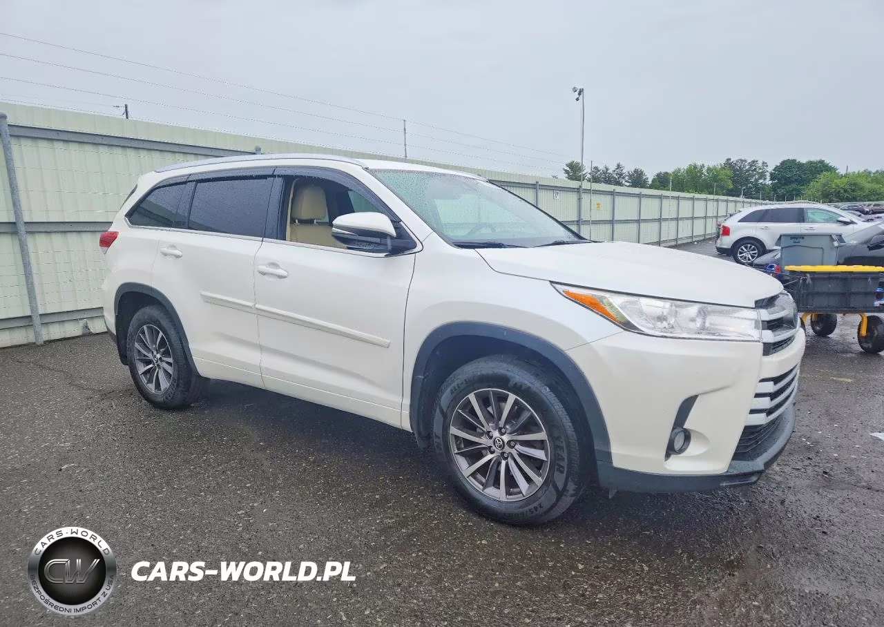 2017 Toyota Highlander Xle VIN:5TDJZRFH8HS443730 - 4