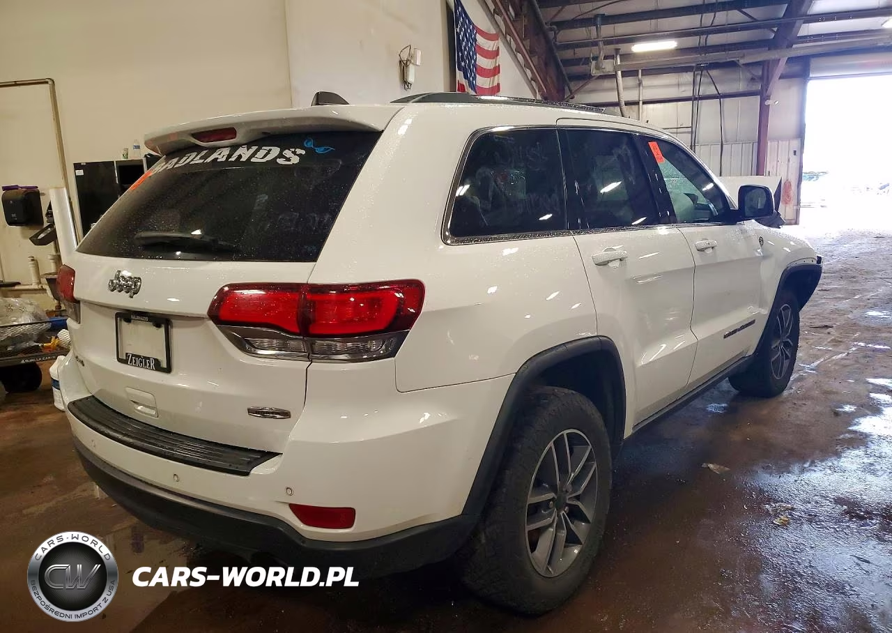 2020 Jeep Grand Cherokee Laredo VIN:1C4RJFAG4LC256602 - 3