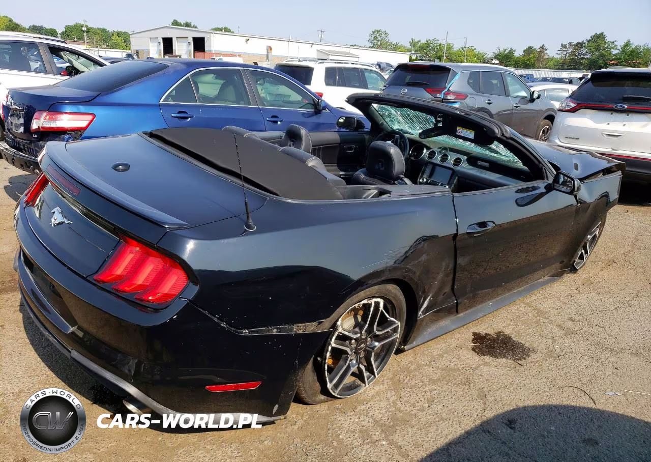 2018 Ford Mustang VIN:1FATP8UH1J5132735 - 3