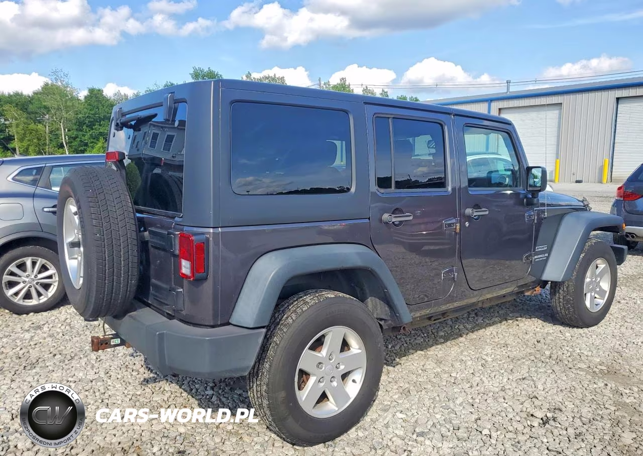 2014 Jeep Wrangler Unlimited Sport VIN:1C4BJWDG2EL289436 - 3