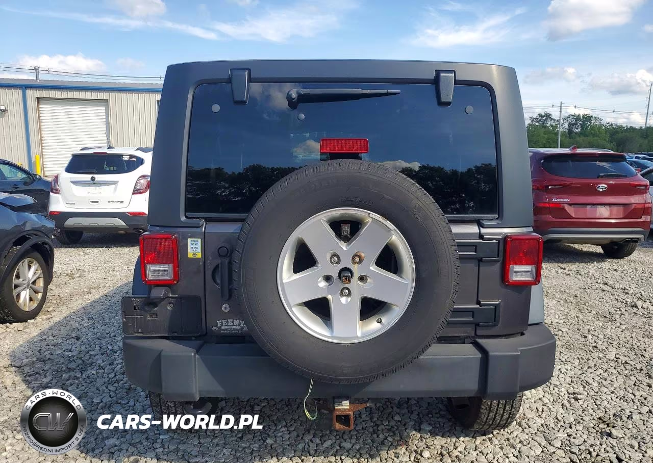 2014 Jeep Wrangler Unlimited Sport VIN:1C4BJWDG2EL289436 - 6