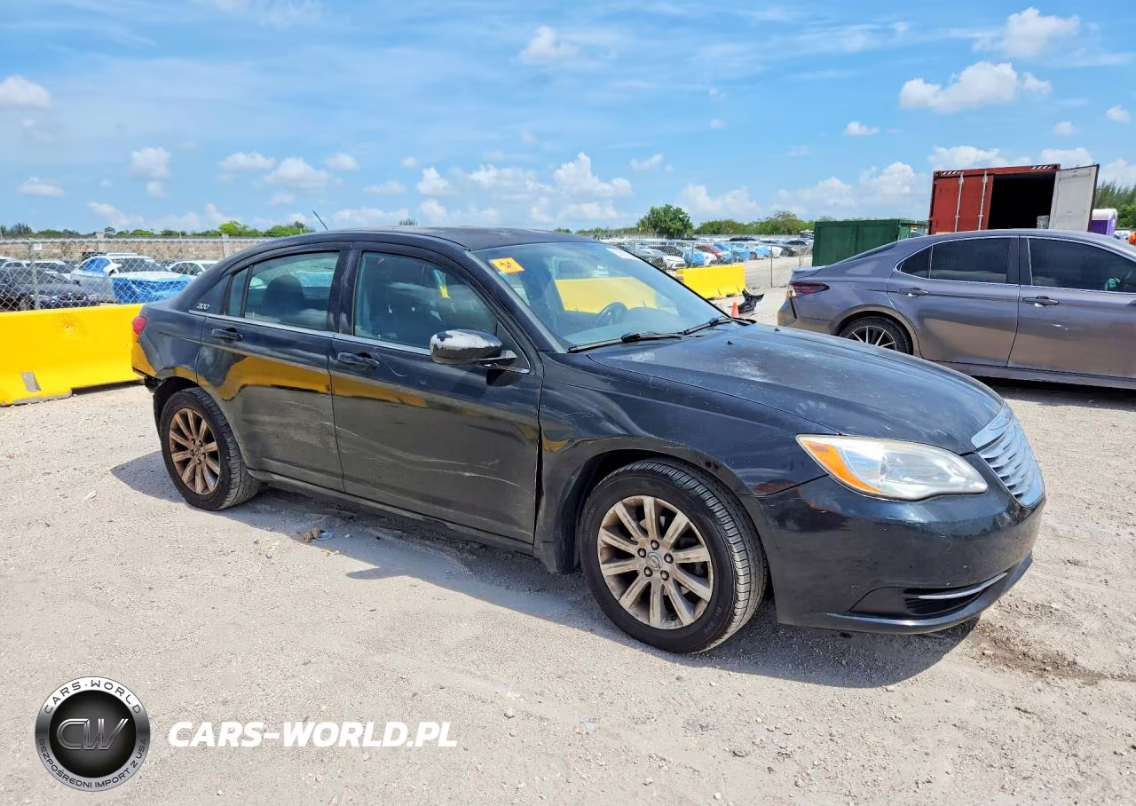 2011 Chrysler 200 Touring VIN:1C3BC1FB7BN576614 - 4