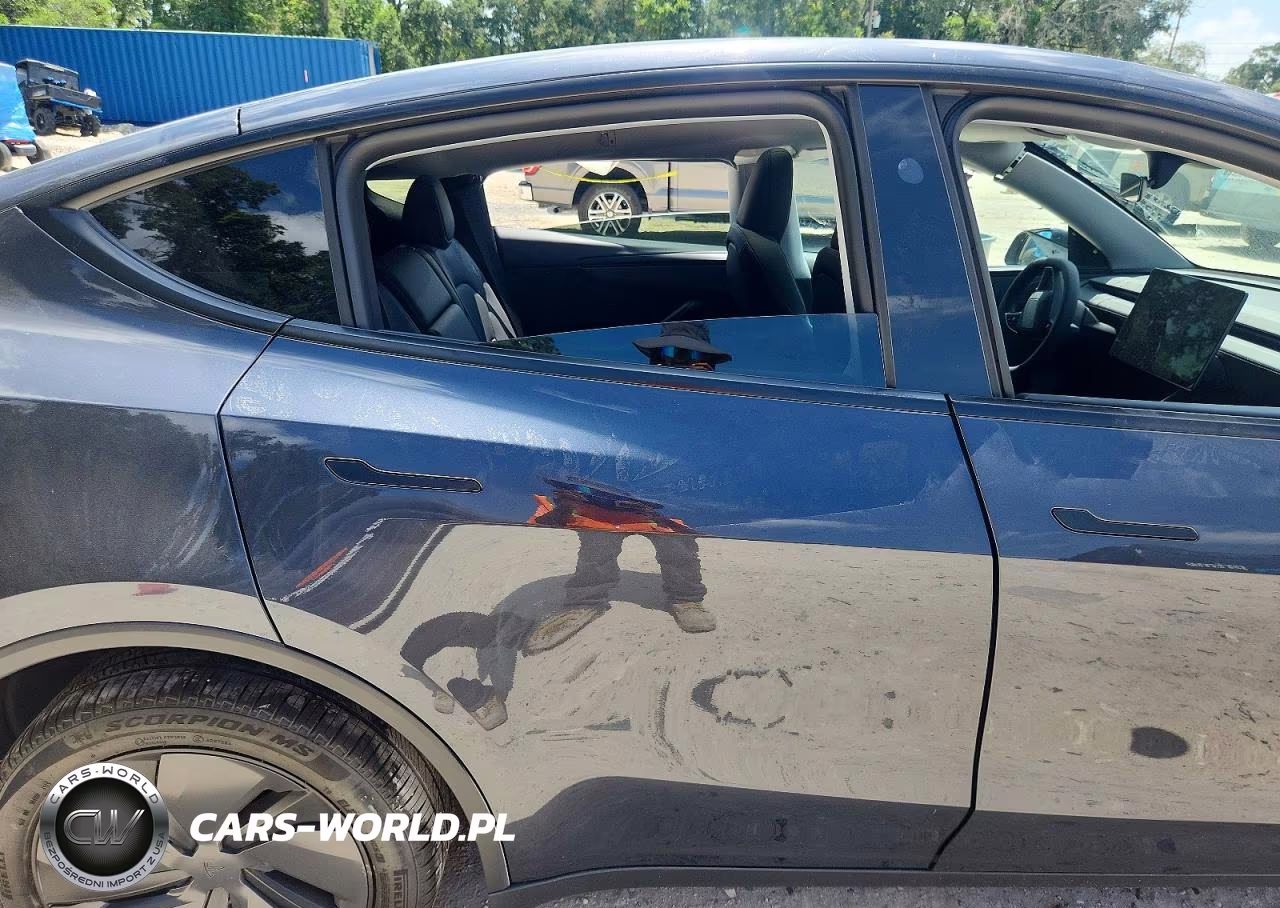 2026 Tesla Model Y VIN:7SAYGDED7TA620268 - 10