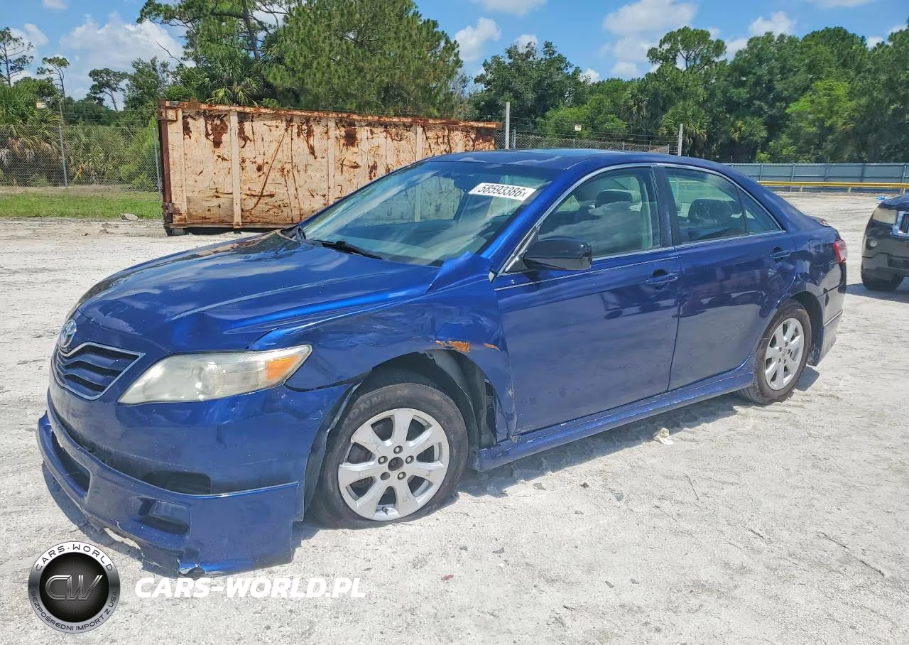 2011 Toyota Camry Le – zdjęcie 1 z 12