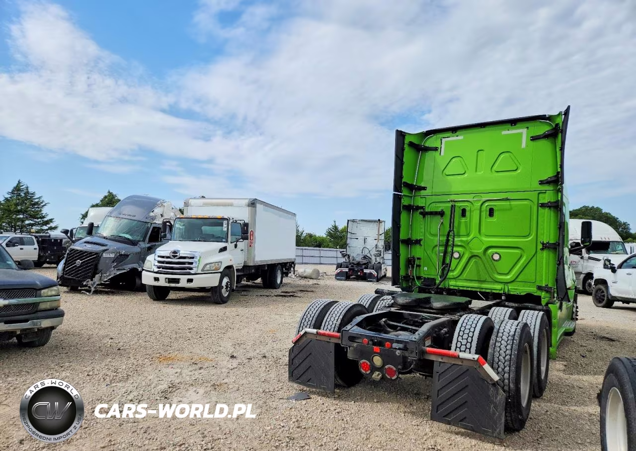 2018 Freightliner Cascadia 126 VIN:3AKJHHDRXJSJL1051 - 4