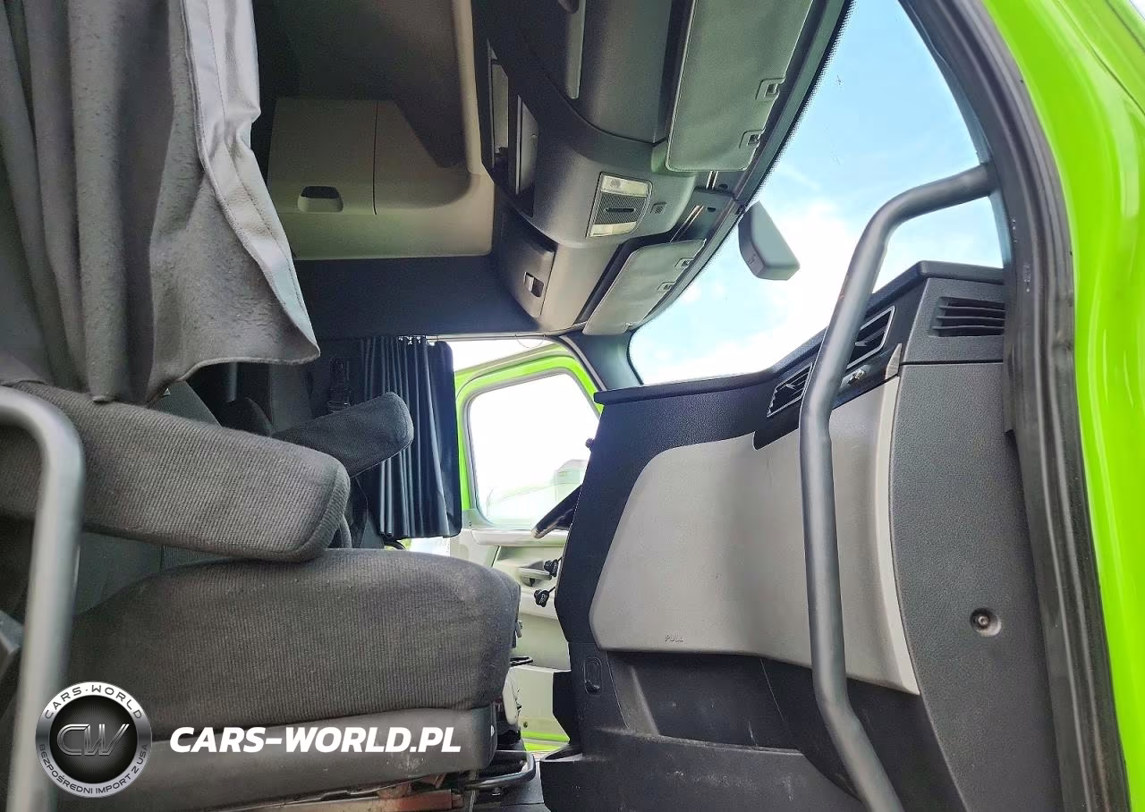 2018 Freightliner Cascadia 126 VIN:3AKJHHDRXJSJL1051 - 5