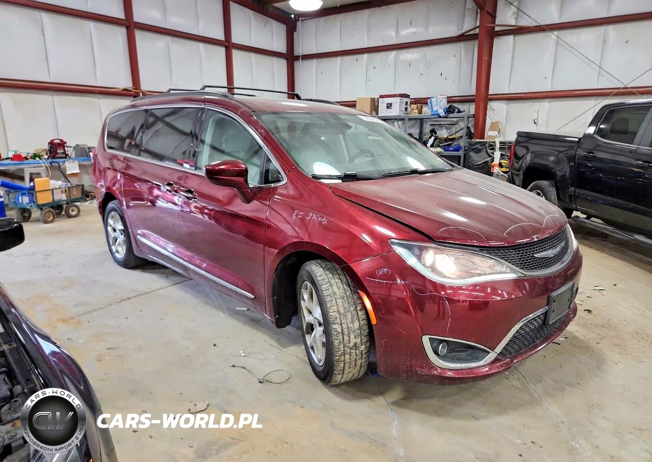 2017 Chrysler Pacifica Touring L VIN:2C4RC1BG7HR588009 - 4