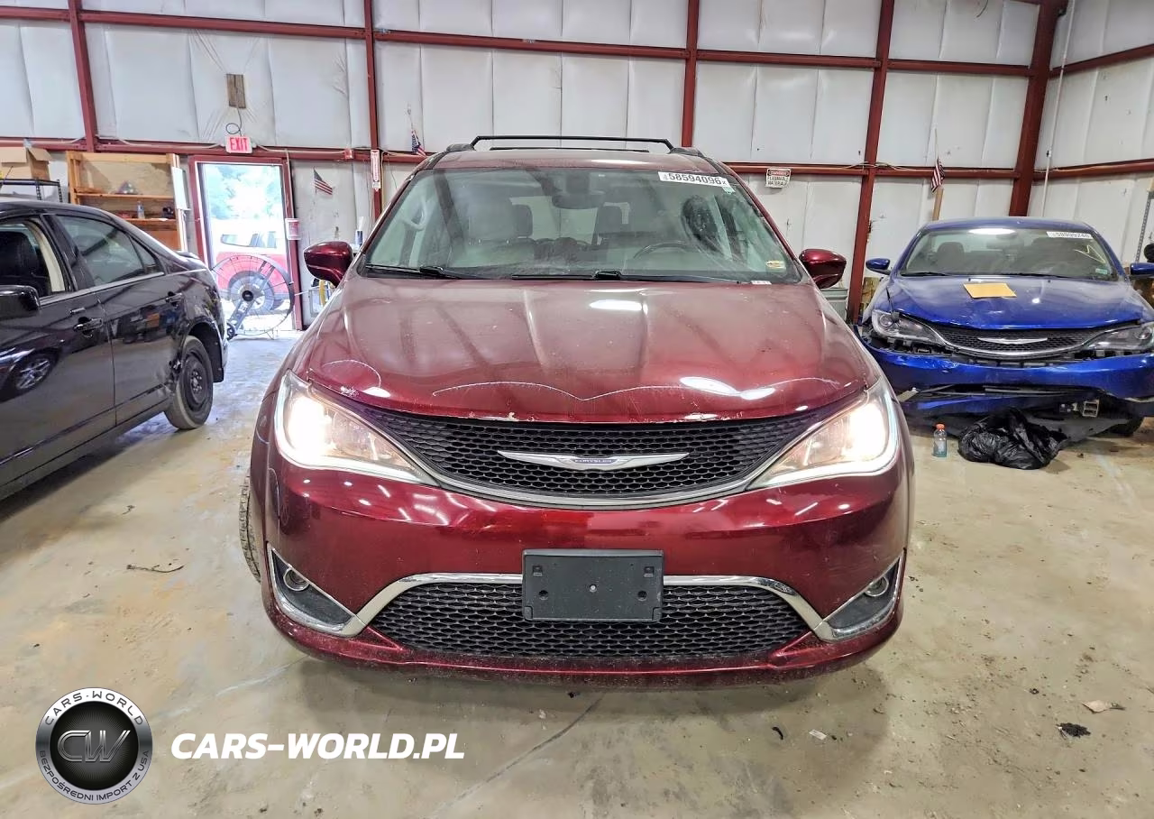 2017 Chrysler Pacifica Touring L VIN:2C4RC1BG7HR588009 - 5