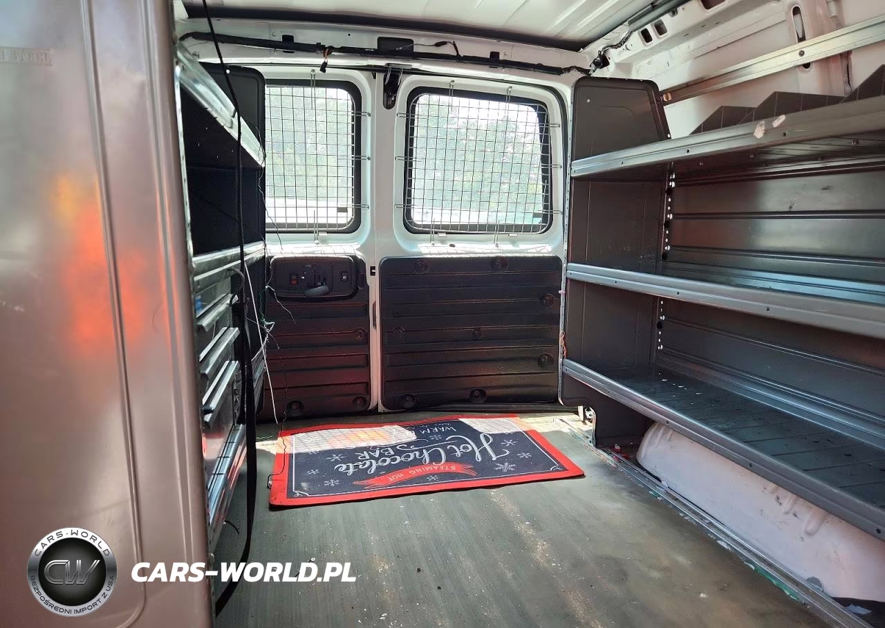2020 Chevrolet Express G2500 VIN:1GCWGAFG6L1242452 - 10