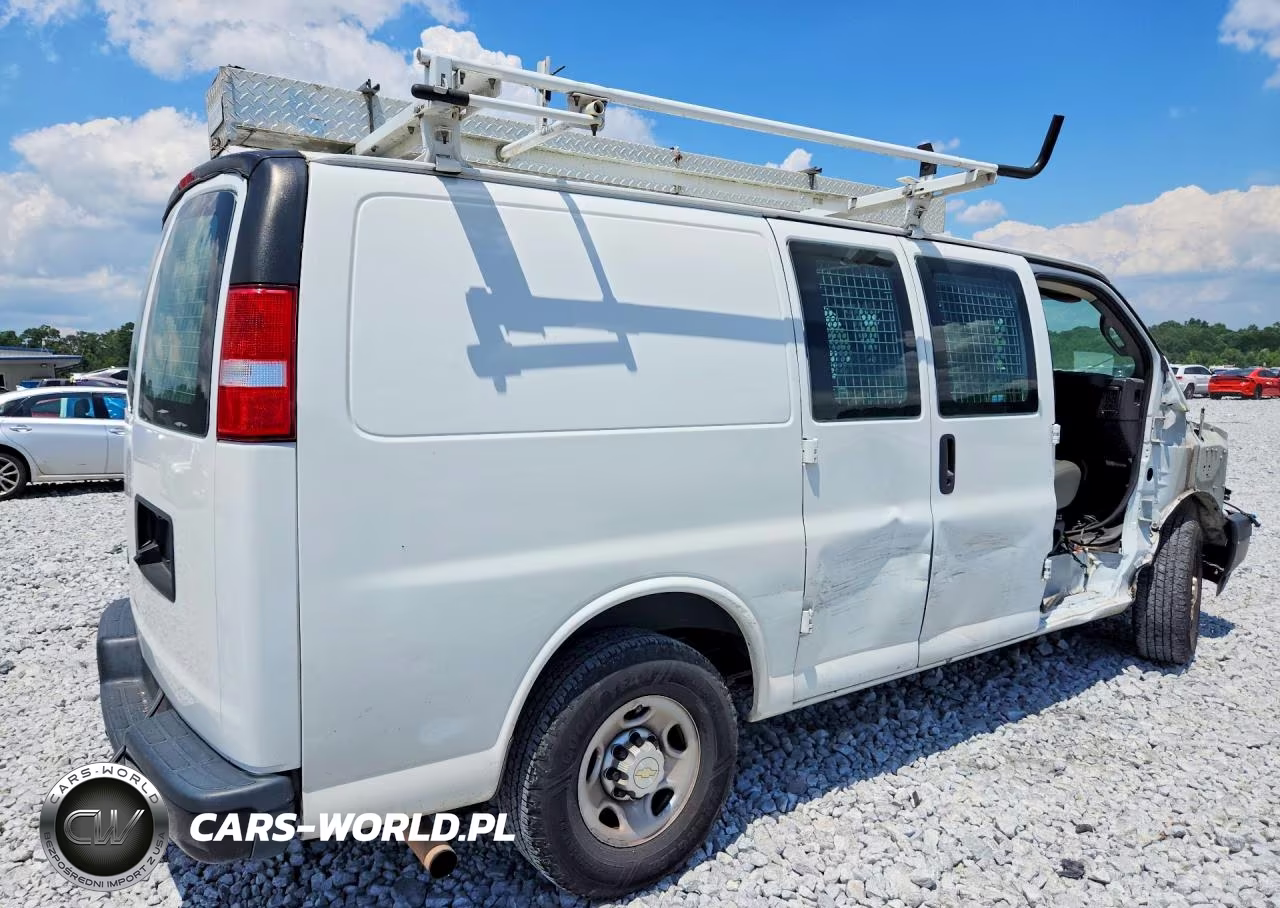 2020 Chevrolet Express G2500 VIN:1GCWGAFG6L1242452 - 3