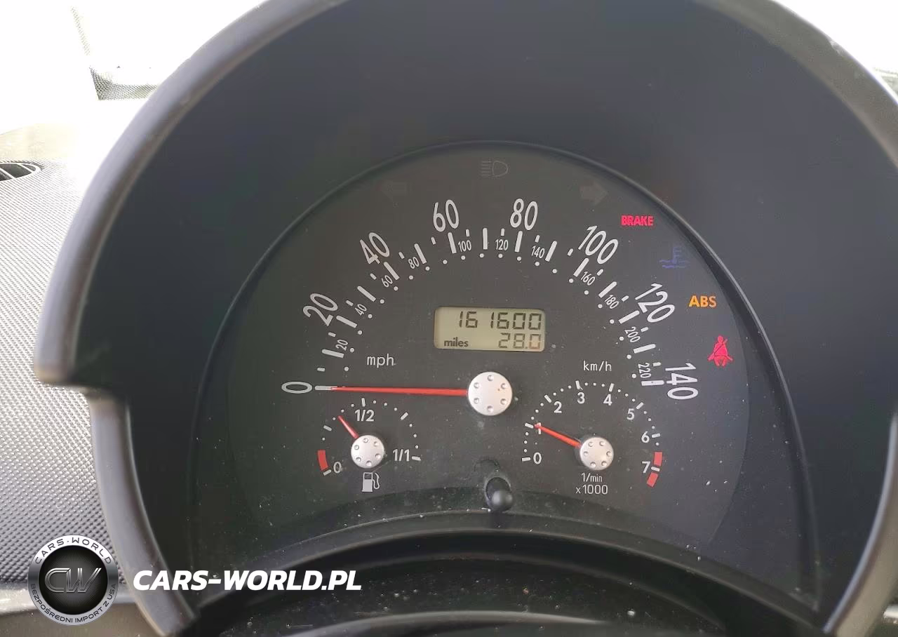1999 Volkswagen New Beetle Gls VIN:3VWCC21C4XM443197 - 9