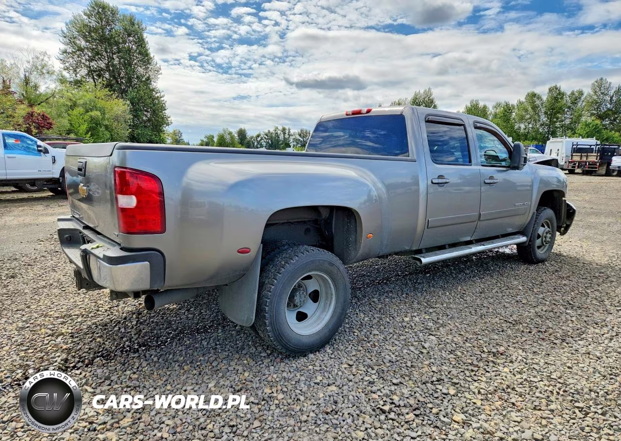 2008 Chevrolet Silverado K3500 VIN:1GCJK33658F224700 - 3