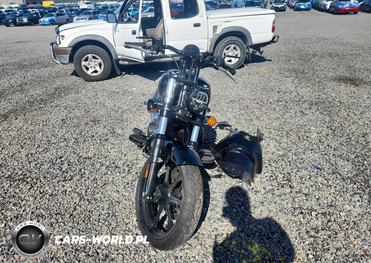 2022 Indian Motorcycle Co. Chief VIN:56KDMCAG1N3004710 - 2