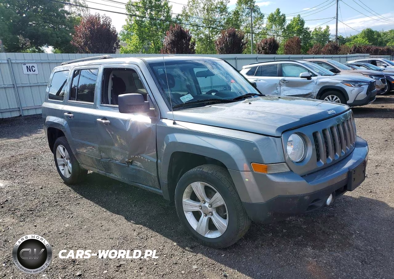 2013 Jeep Patriot Latitude VIN:1C4NJRFB9DD158559 - 4