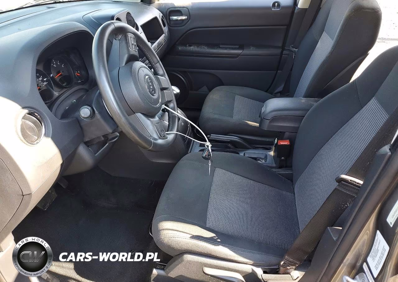 2013 Jeep Patriot Latitude VIN:1C4NJRFB9DD158559 - 7